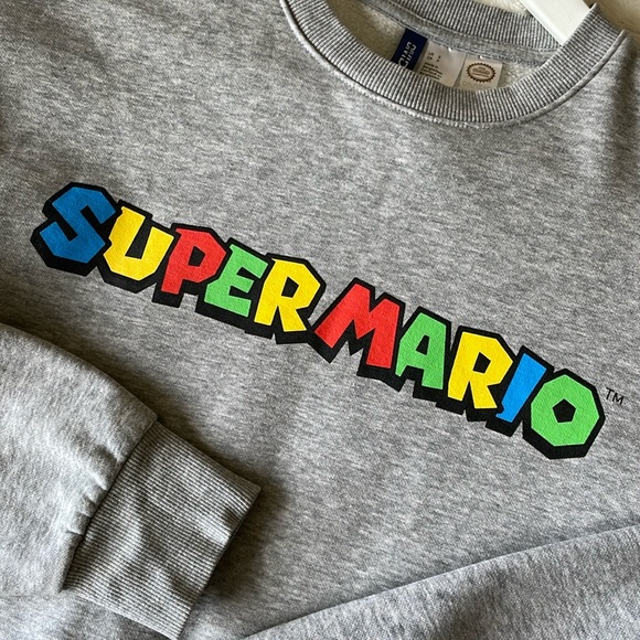 Super Mario H&M Sweatshirt - Picture 5 of 10